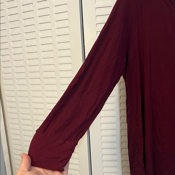 American Eagle Burgundy Long Sleeve Tee - Picture 5 of 6